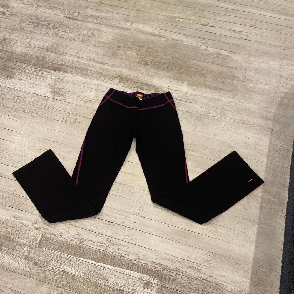 COPY - Lucy black yoga pants with gorgeous lavender stripes size small - Picture 4 of 12